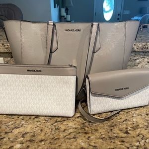 Michael Kors 3-in-1 Kimberly Tote Bag Set